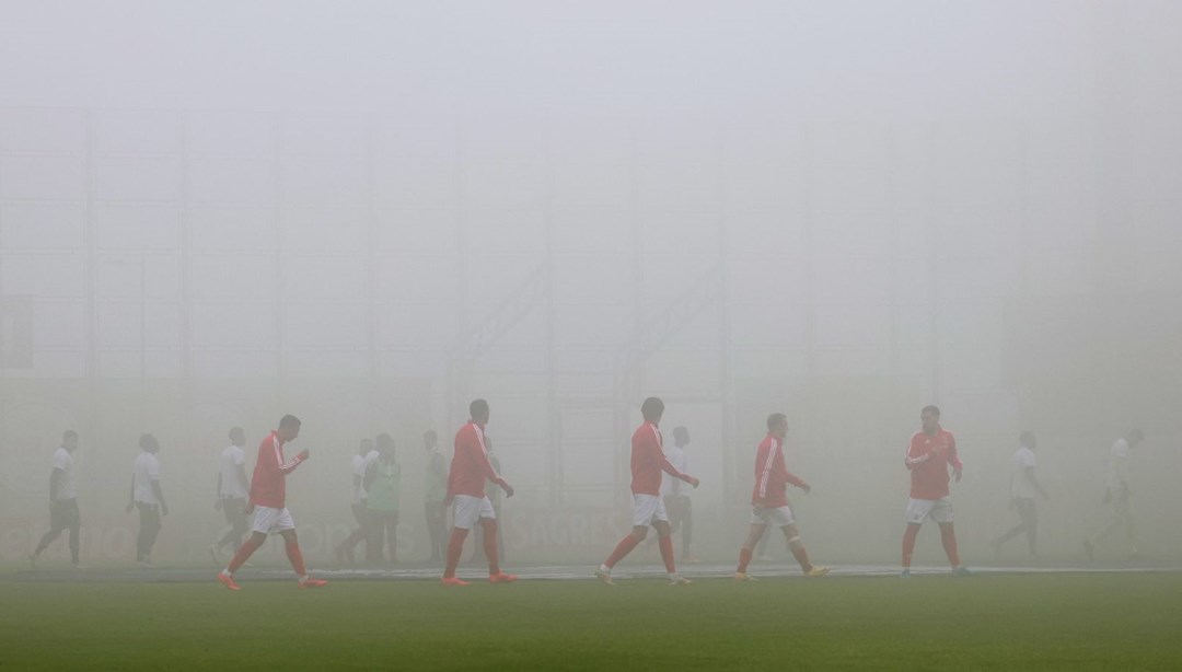 Kerem ve Orkun'un ilk 11 başladığı Nacional-Benfica maçına sis engeli