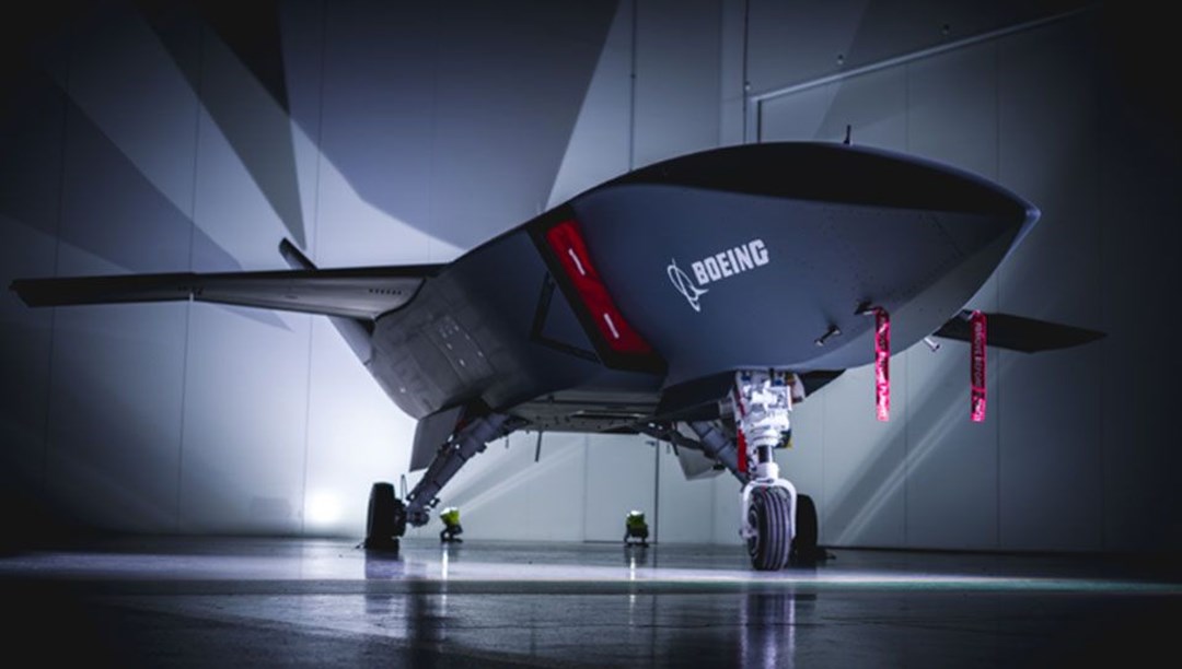 Boeing'in insansız savaş uçağı ilk uçuşunu yaptı