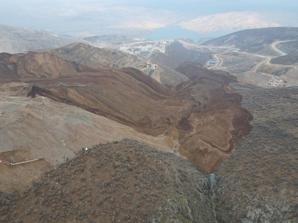 Erzincan İliç’te altın madeni faciası |  İşçilerden 5'i konteynerde, 3'ü araçta, 1'i kamyonda - 8