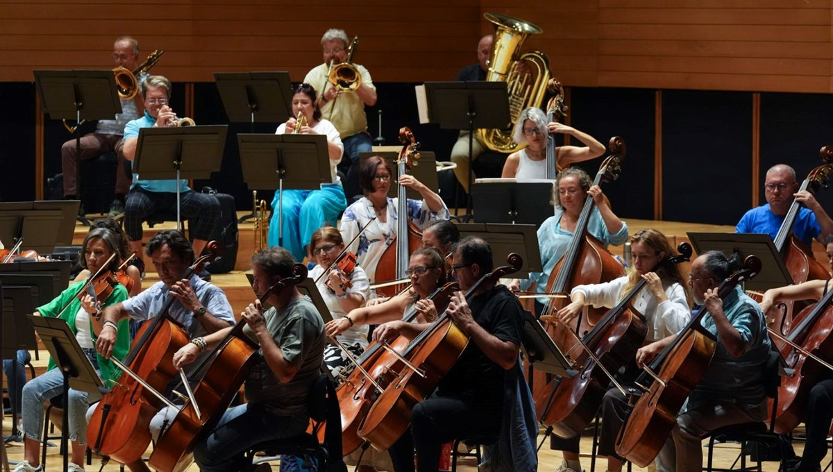 İzmir Devlet Senfoni Orkestrası 50'nci yılını özel gala ile açıyor