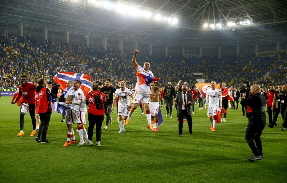 Süper Lig'de 2022-2023 sezonu şampiyonu Galatasaray - 28