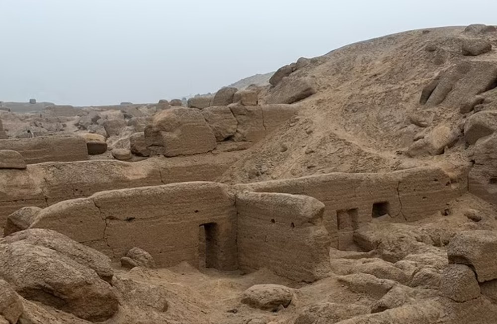 Vücudu bağlanarak gömülen bin 200 yıllık esrarengiz bir mumya bulundu - 6