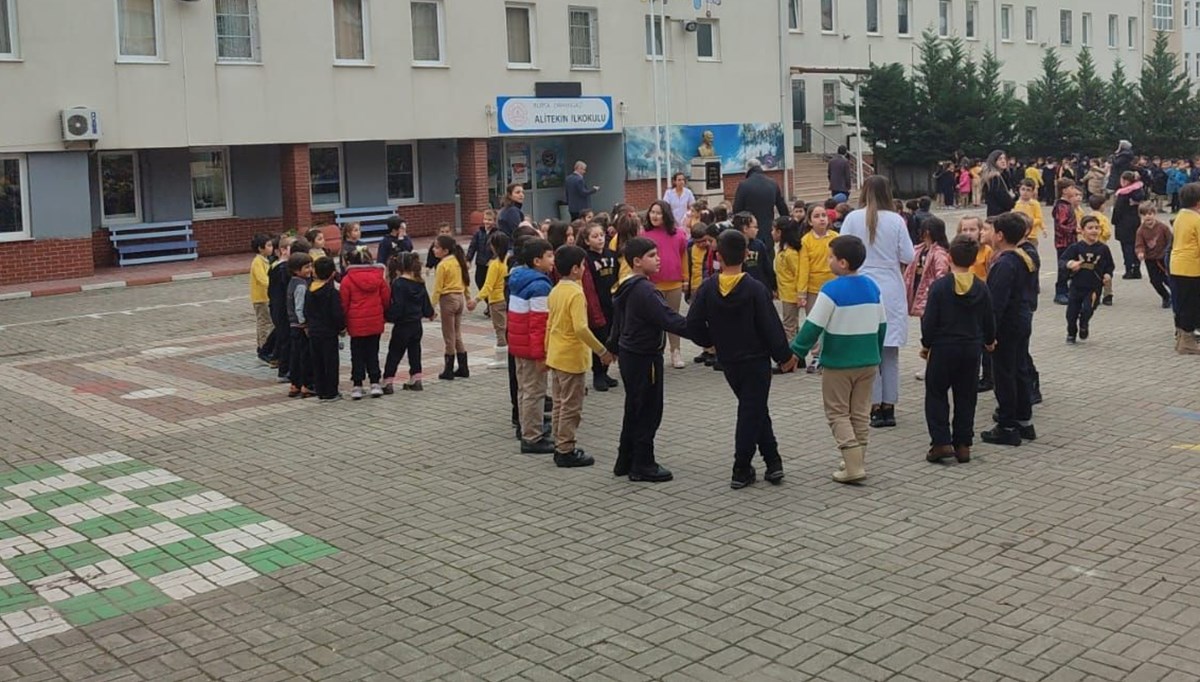 Gemlik Körfezi'nde deprem: 13 artçı sarsıntı meydana geldi Gemlik Körfezi'nde deprem: 13 artçı sarsıntı meydana geldi