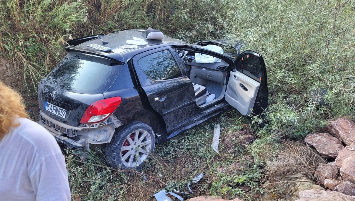 Çorum'da dere yatağına devrilen otomobilin sürücüsü öldü, 2 kişi yaralandı