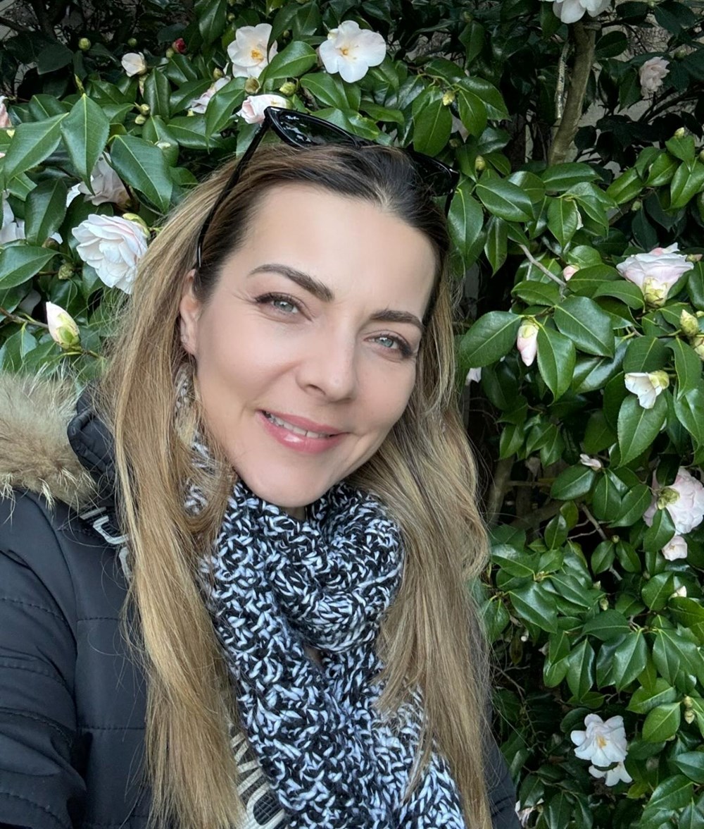 Su Burcu Yazgı Coşkun'dan nostaljik kare (Ünlülerin çocukluk ve gençlik halleri) - 172