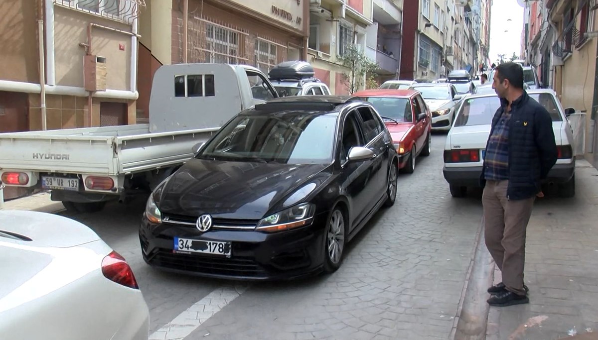 İstanbul’da bu sokaktan geçen trafik cezası yiyor | Esenler 55. Sokak’ta fahri müfettiş protestosu İstanbul’da bu sokaktan geçen trafik cezası yiyor | Esenler 55. Sokak’ta fahri müfettiş protestosu