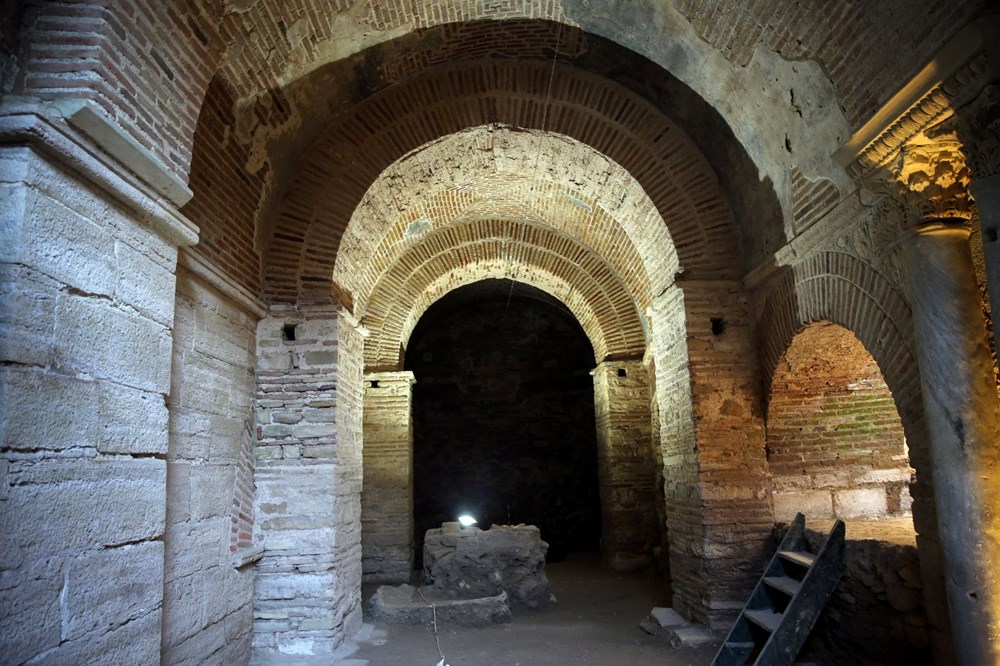 Kadıkalesi’ndeki kilisede ayazma ortaya çıkarıldı