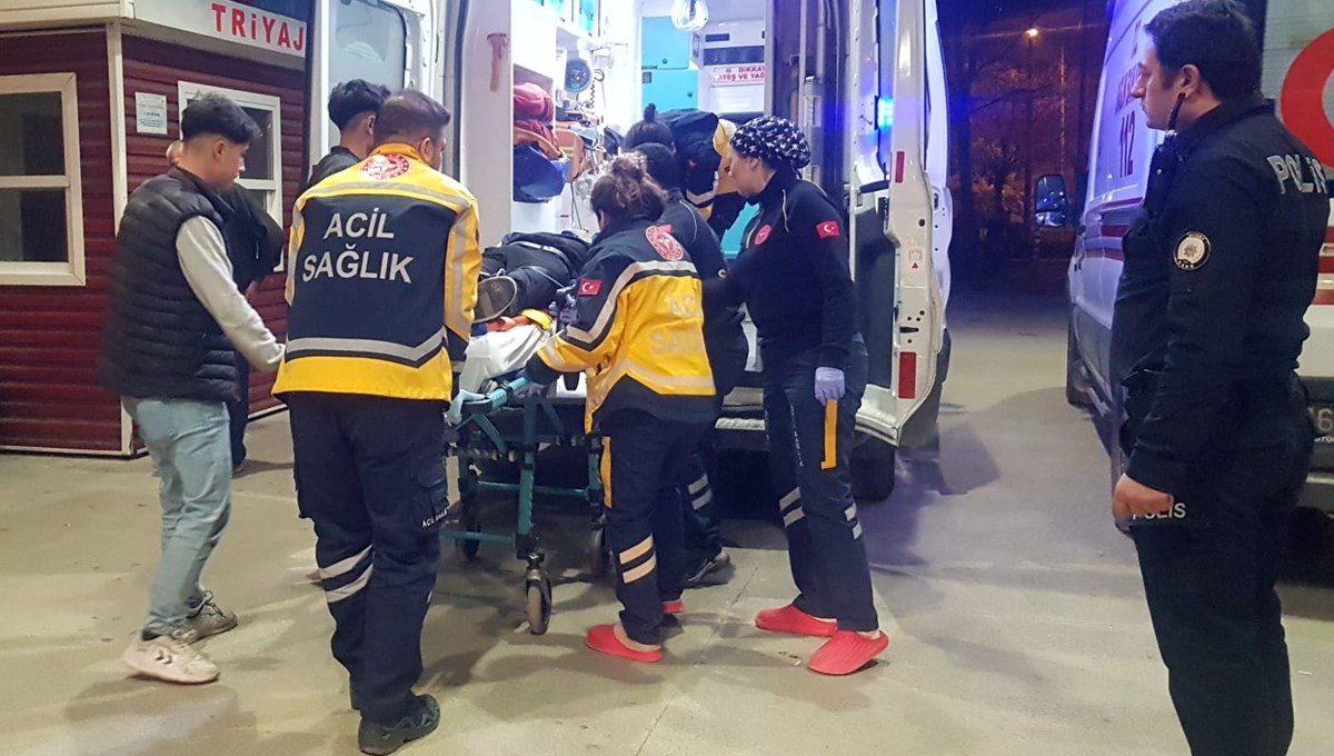Arkadaşını ziyaret etmek için gittiği fabrikada asansör boşluğuna düşen genç yaralandı Arkadaşını ziyaret etmek için gittiği fabrikada asansör boşluğuna düşen genç yaralandı