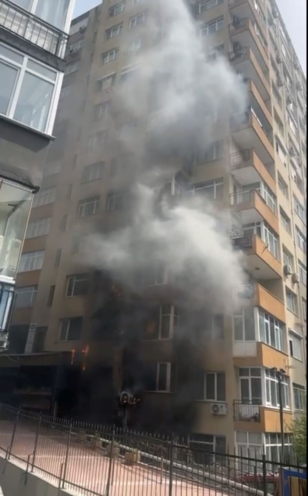 29 kişiye mezar olan gece kulübü yangınında ihmaller zinciri - 11