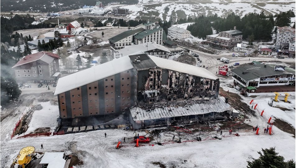 Uludağ'da otel yangını: Dört kişi tutuklandı