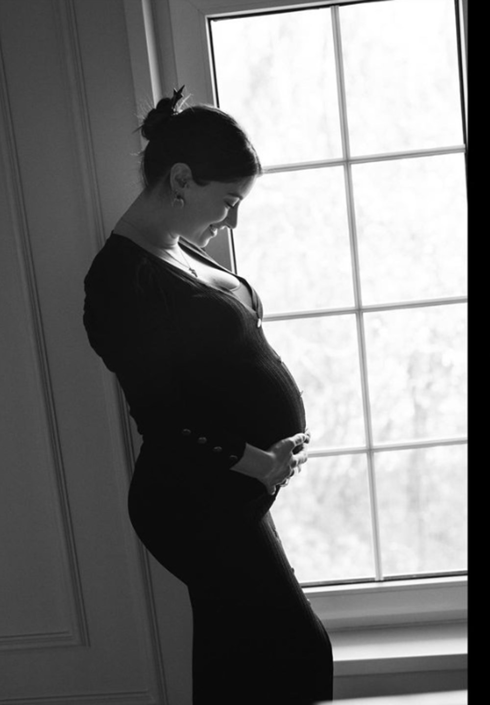 Hazal Kaya'dan karnı burnunda pozlar - 4