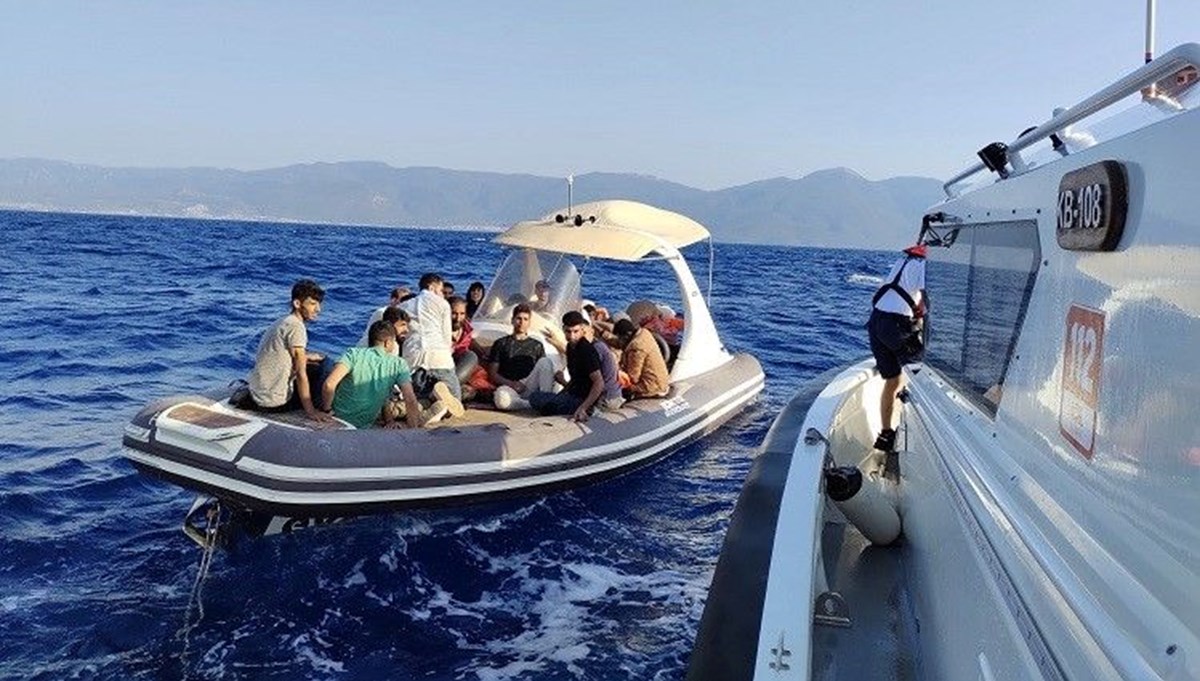 Kuşadası’nda 17 düzensiz göçmen yakalandı Kuşadası’nda 17 düzensiz göçmen yakalandı
