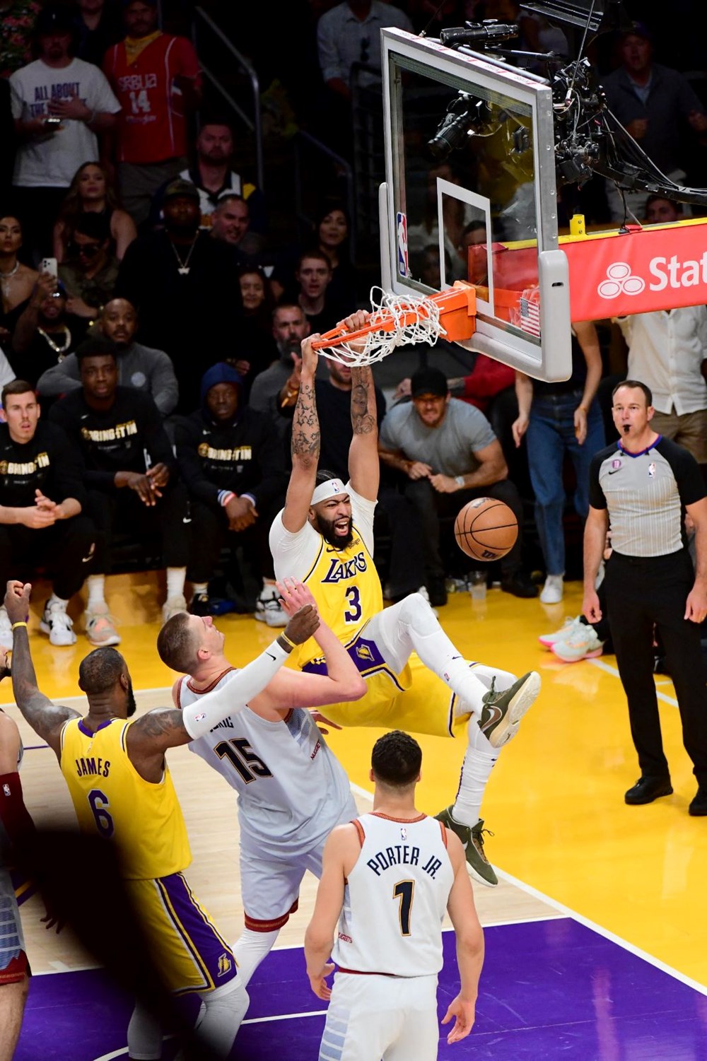 NBA'de ilk finalist belli oldu: Denver Nuggets, Los Angeles Lakers'ı 