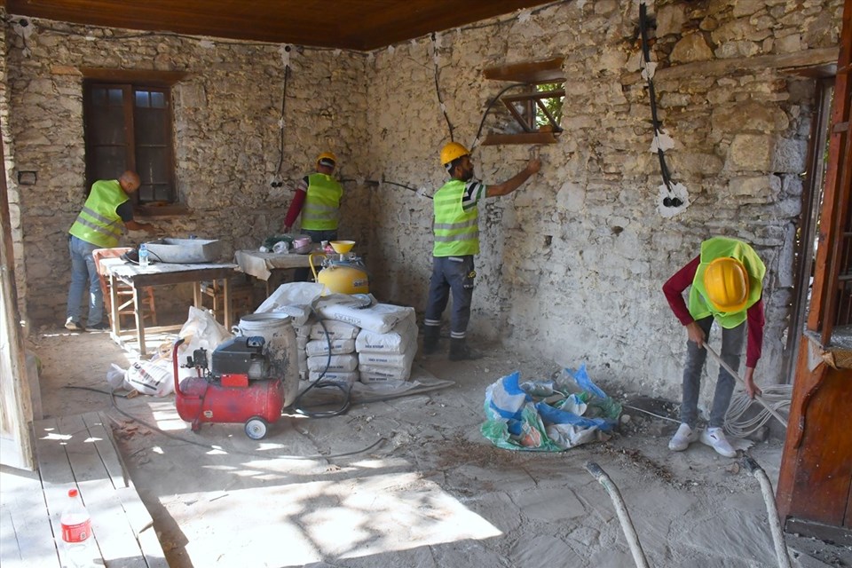 Muğla'daki Stratonikeia Antik Kenti'nin asırlık kahvehanesi restore ediliyor - 2