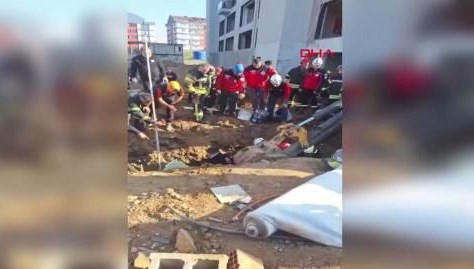 Toprak altında kalan işçi kurtarıldı