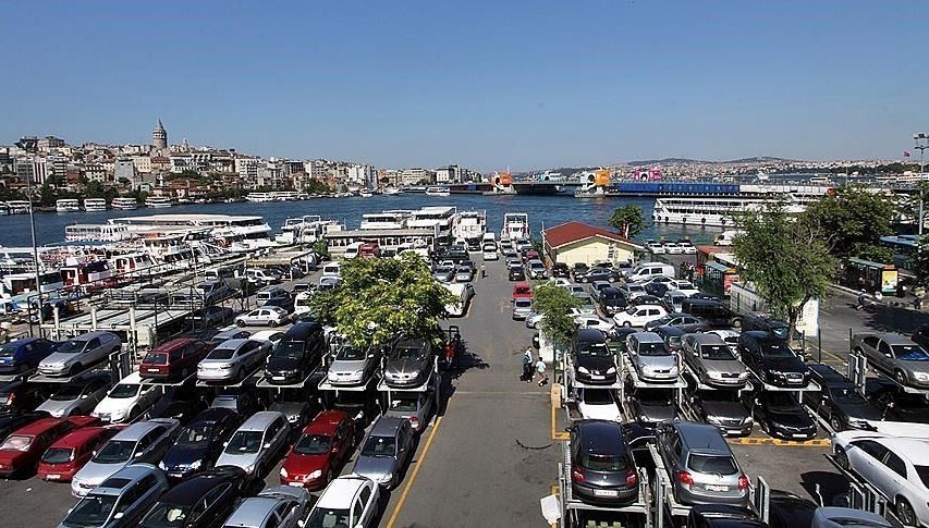 Yediemin otoparklarında bekleyen araçlar satılıyor