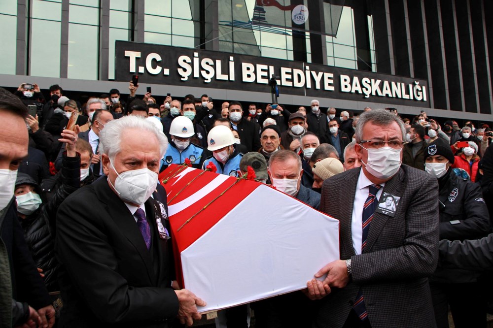 USTA OYUNCU FATMA GİRİK SON YOLCULUĞUNA UĞURLANDI... Usta oyuncu Fatma Girik son yolculuğuna uğurlandı - 5