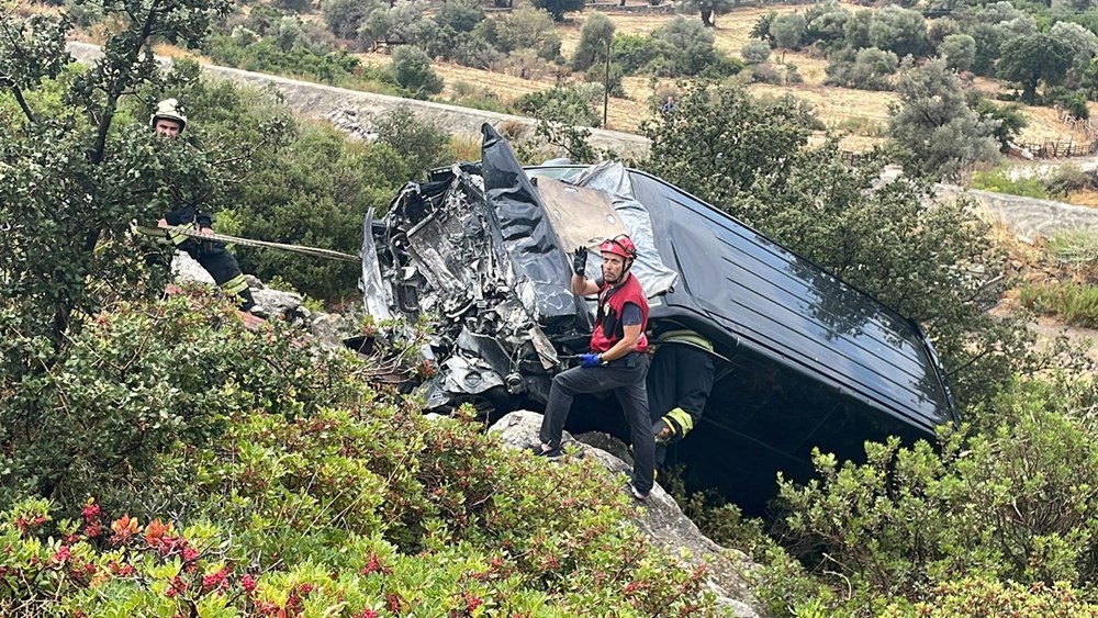 İbrahim Tatlıses ayağındaki kırık ile Çeşme'de sahne aldı - 6