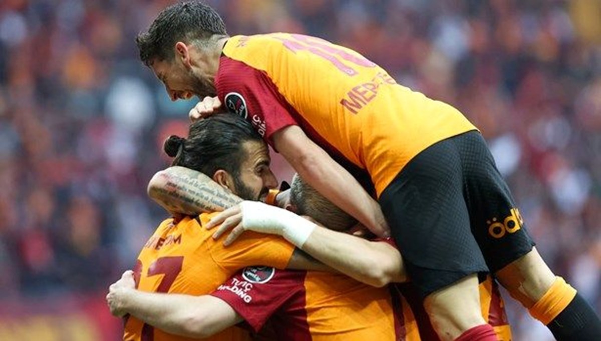 Galatasaray'a dev sponsorluk: 3 yıllık sözleşme imzalandı