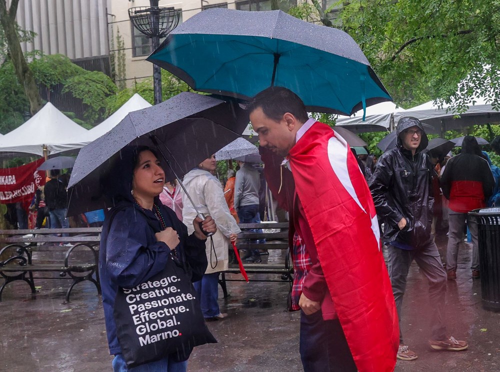 New York'ta Türk günü yürüyüşü