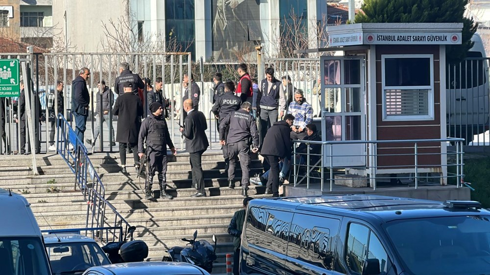 Çağlayan Adliyesi'nde polis noktasına silahlı saldırı: 2 ölü, 3 yaralı - 9