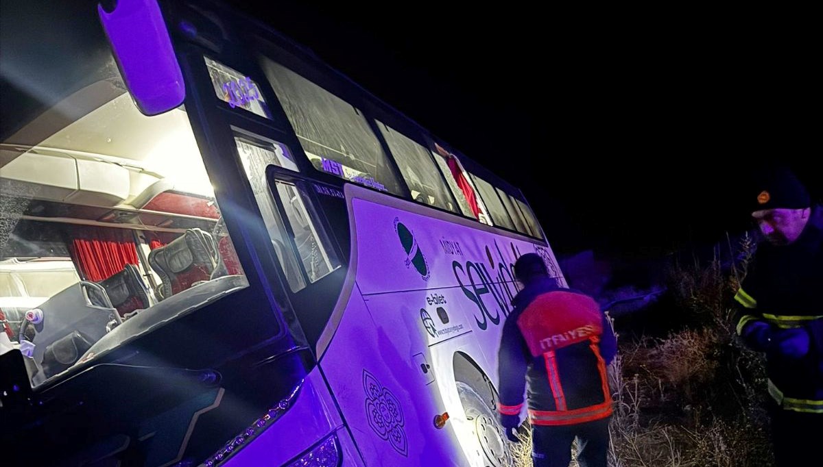 Yolcu otobüsü kazasında şoförden 