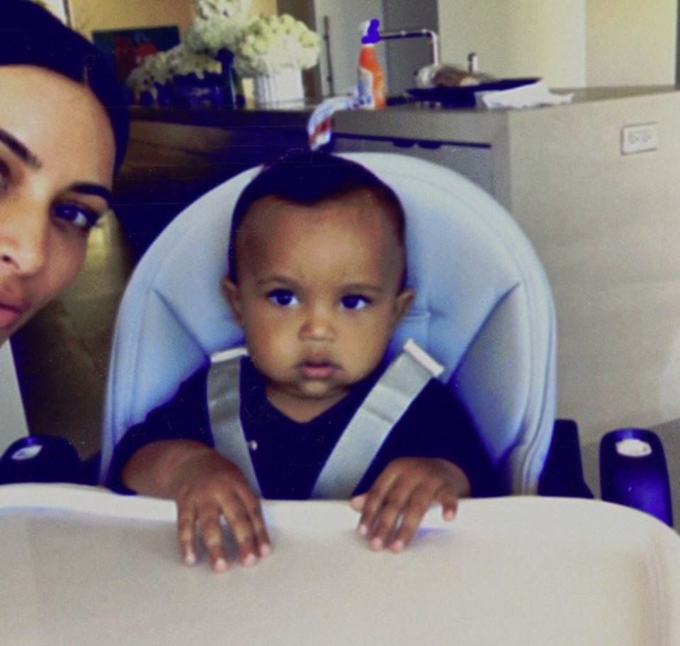 Kim Kardashian'dan oğlu Saint West'le fotoğraf paylaşımı - 1