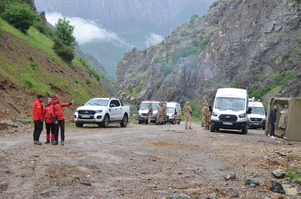 Hakkari'de derede kaybolan genç aranıyor - 1