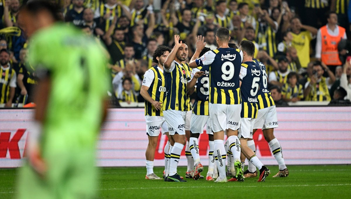 Fenerbahçe, Hatayspor'u yenerek ligde 9'da 9 yaptı Fenerbahçe, Hatayspor'u yenerek ligde 9'da 9 yaptı
