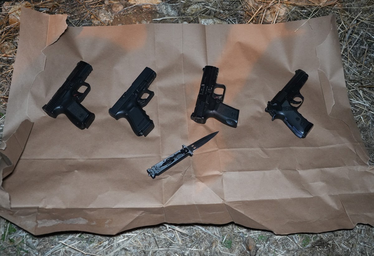 Tabancaların jandarma personelleri ve infaz koruma memuruna ait oldığüı belirlendi.