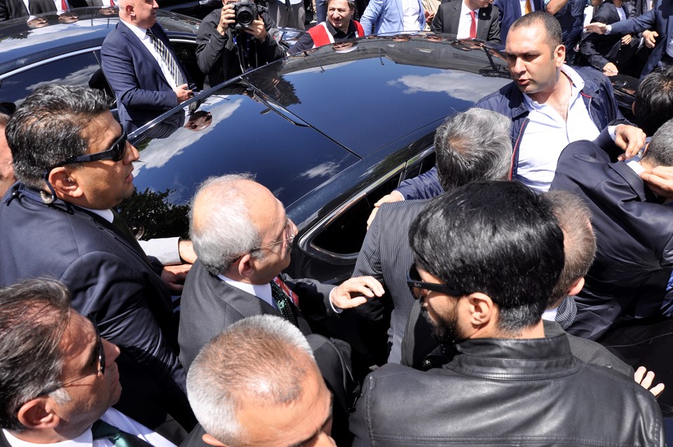 Kılıçdaroğlu'na cenazede protesto - 6