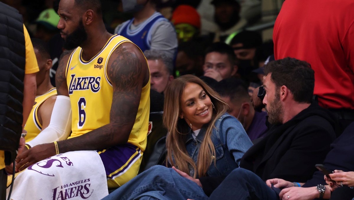 Jennifer Lopez ile Ben Affleck basketbol maçında: NBA yıldızı Russell Westbrook'tan hediye