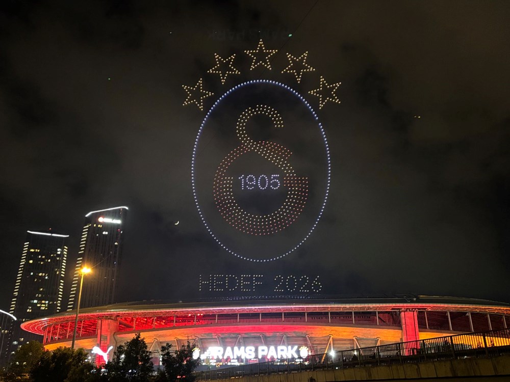Galatasaray'dan maç sonu drone gösteri: Büyüleyici şov 72 1jestOLKw0uG2 Zwcy0N7A