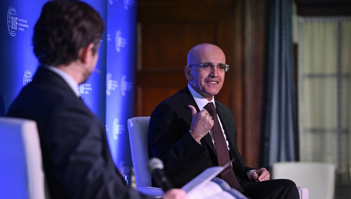 Bakan Şimşek: Yatırımcı ilgisi artıyor, risk primi geriliyor