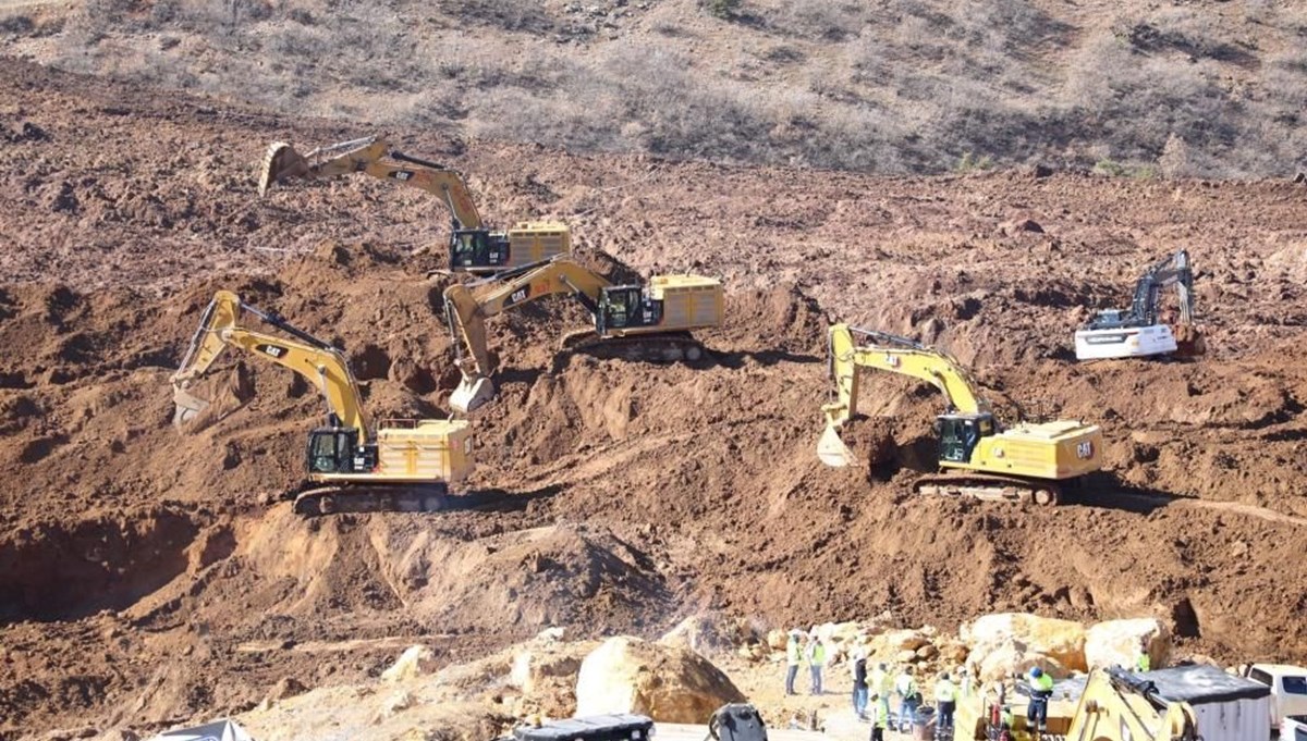 İliç’teki madende arama çalışmaları devam ediyor İliç’teki madende arama çalışmaları devam ediyor