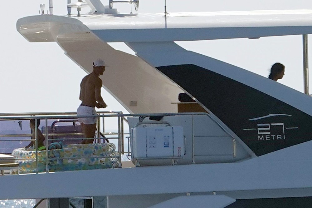 Cristiano Ronaldo 7 milyon dolarlık yatıyla tatilde - 4