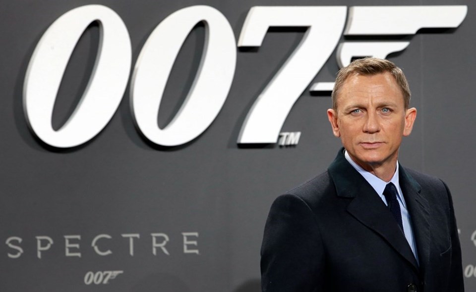 Daniel Craig resmen James Bond'la aynı rütbeye atandı - 1