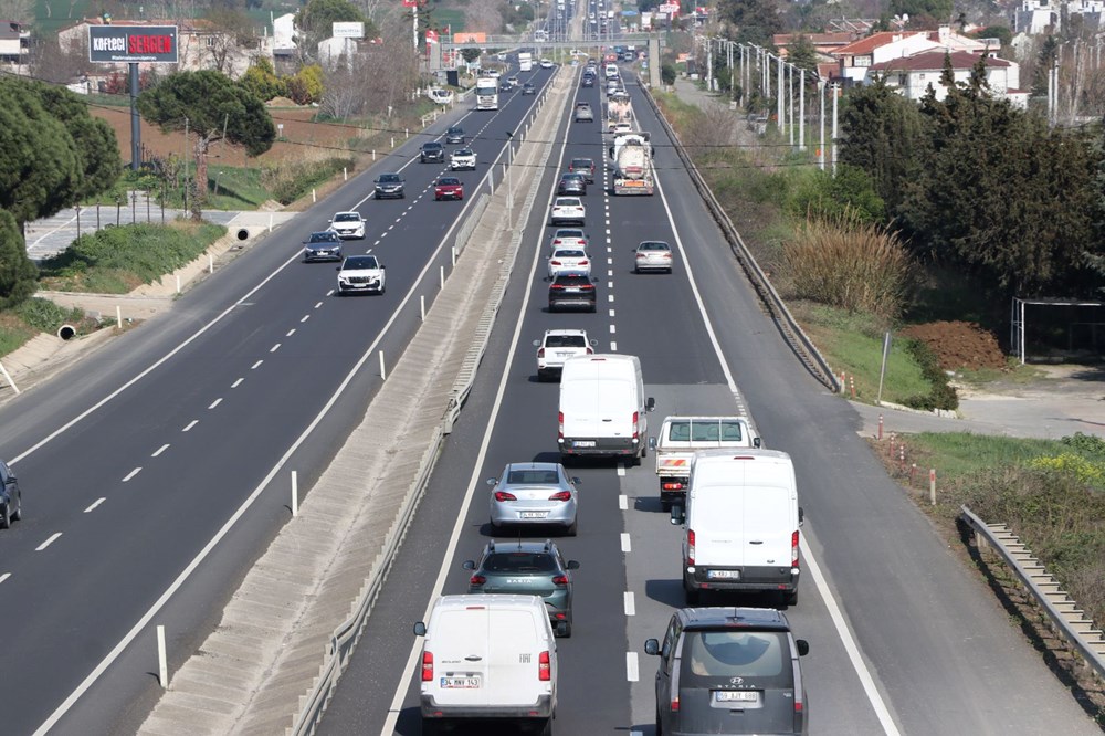 İstanbul'da Tatil Çilesi: Trafik Kabusu Şehri Esir Aldı 75 1lILYwOM3EueL1iO0myy1w