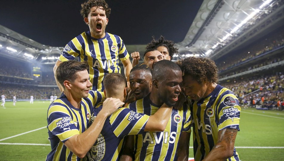 Fenerbahçe 323 gün sonra lider (Fenerbahçe-Adana Demirspor maç sonucu)