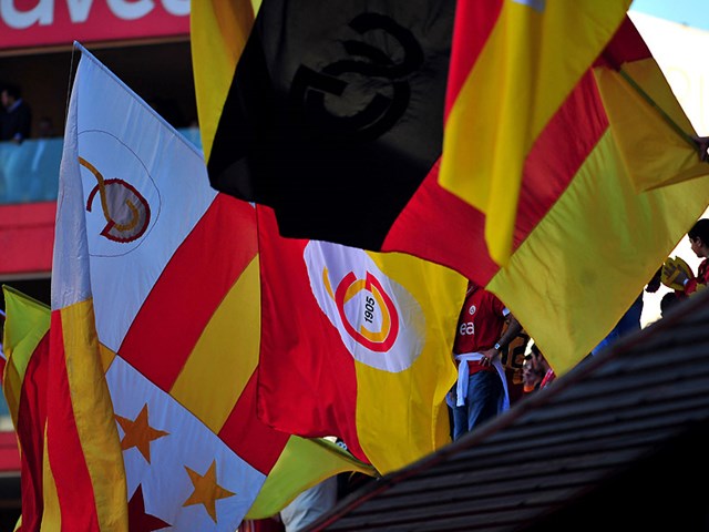 Futbolun Ustundeki Politika Golgesi Ntv