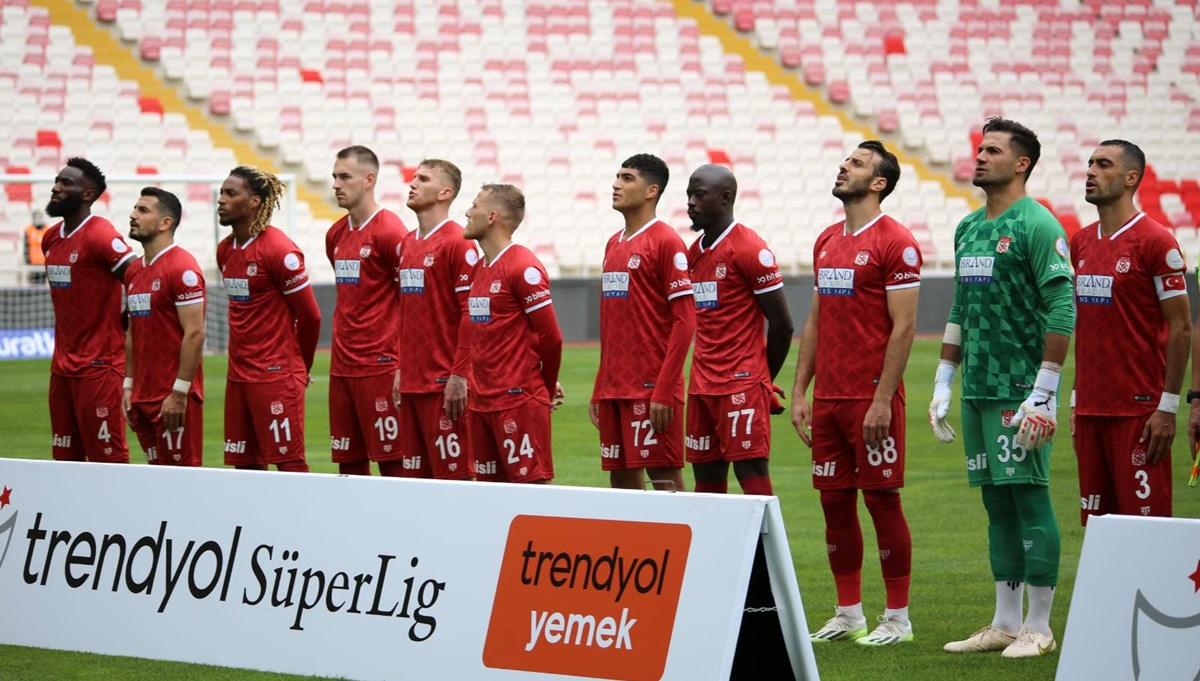 Sivasspor, Kasımpaşa'ya tek golle mağlup oldu Sivasspor, Kasımpaşa'ya tek golle mağlup oldu