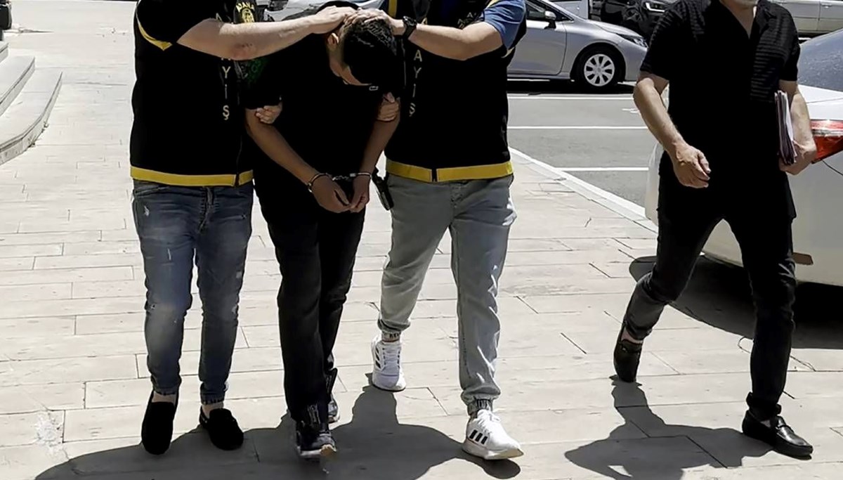 Mezarlıktaki hırsıza suçüstü Mezarlıktaki hırsıza suçüstü