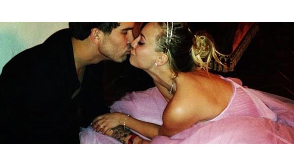 Kaley Cuoco evlendi