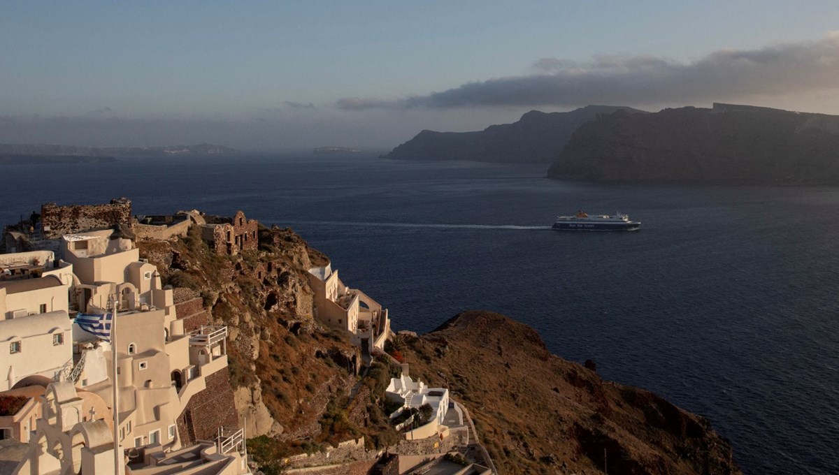 Santorini büyük depreme hazırlanıyor: Santorini Yanardağı nerede? Santorini Yanardağı en son ne zaman patladı?