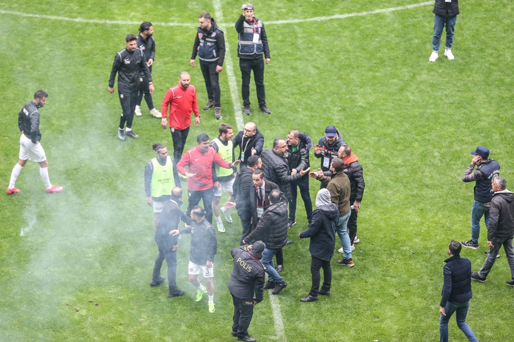 Bursaspor-Amedspor maçında gerginlik çıktı - 11