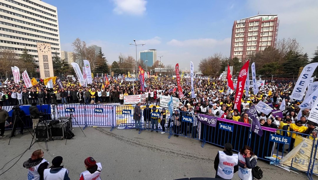 Ankara'da kamu çalışanlarından miting