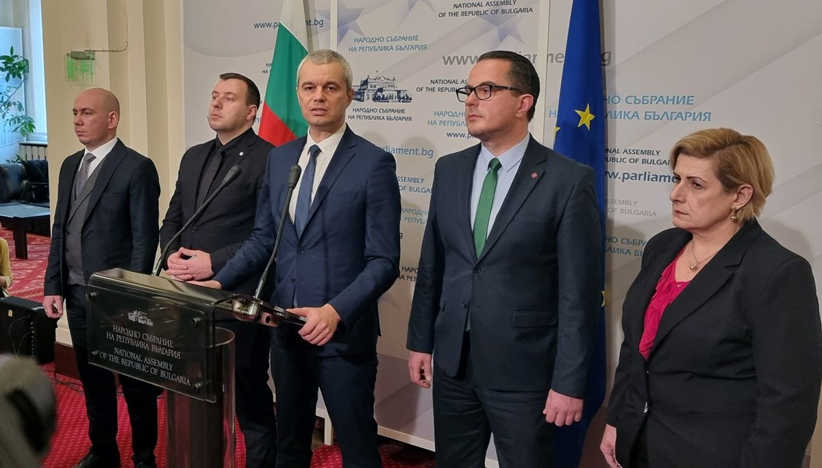 Bulgaristan'da 21 milletvekiline maske takmadığı için para cezası Bulgaristan'da 21 milletvekiline maske takmadığı için para cezası