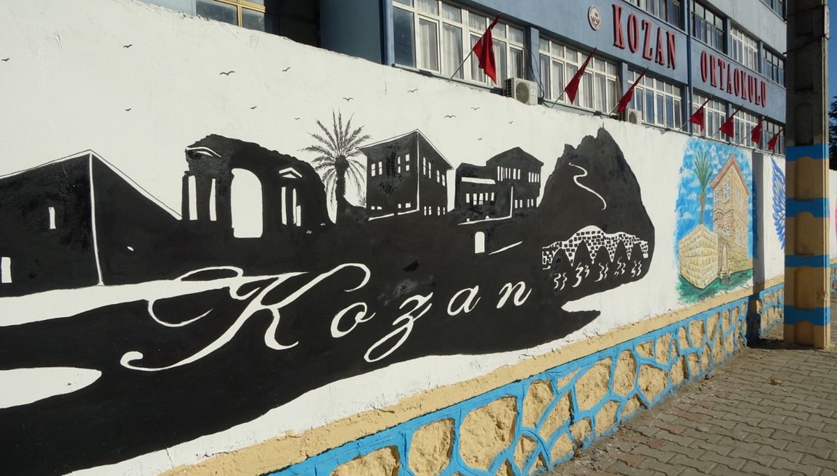Adana Kozan'da mahalle sanat sokağına döndü