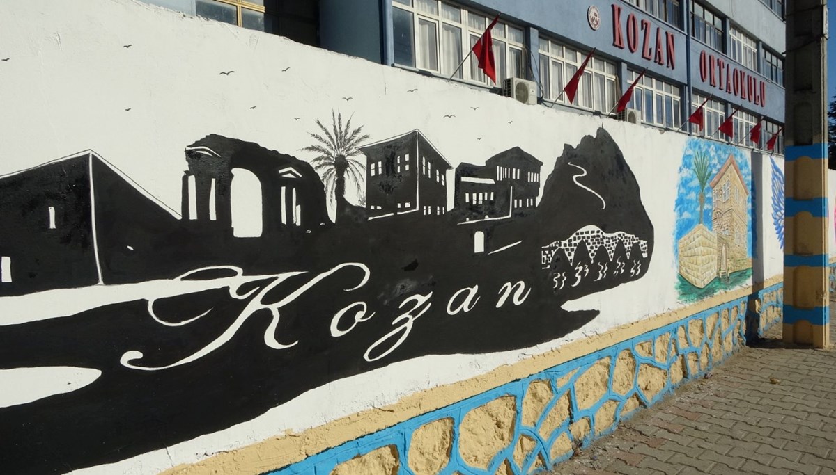 Adana Kozan'da mahalle sanat sokağına döndü Adana Kozan'da mahalle sanat sokağına döndü