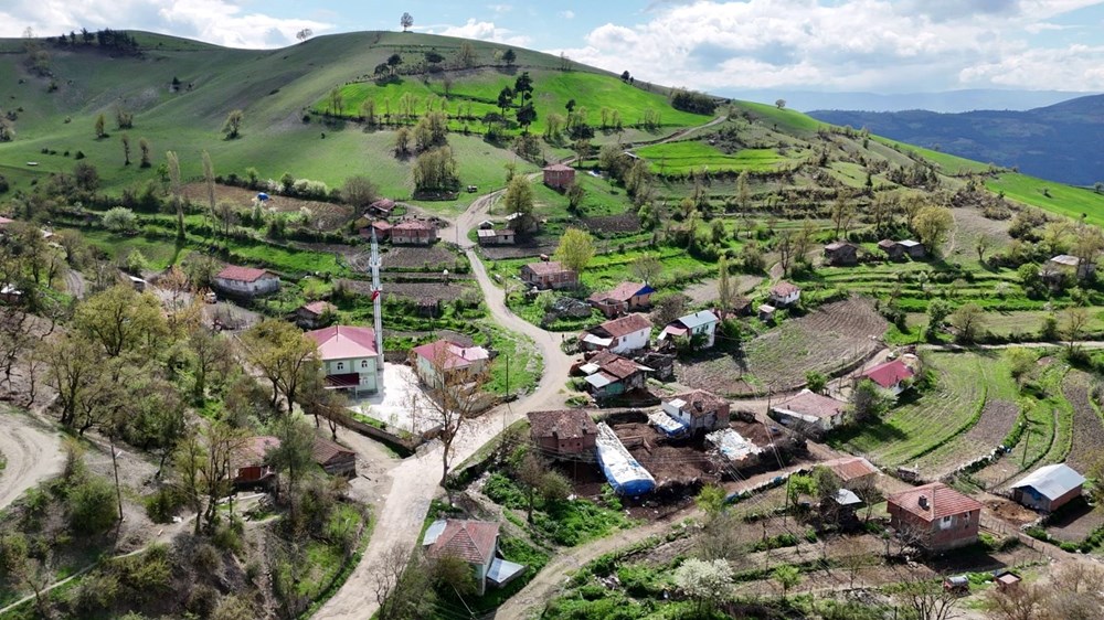Türkiye'deki bir mahallenin birden fazla sağır ve dilsiz: Yeni doğan çocuklar doğuştan engelli dünyaya geliyor 72 1rU7PgsAWES9w1wSbub5zw